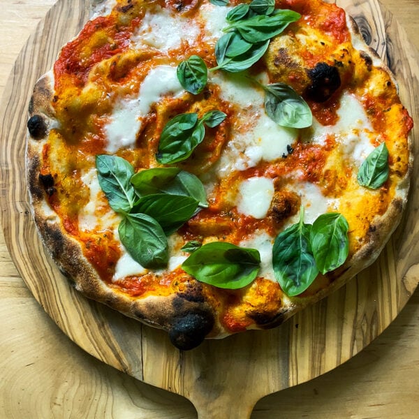 Just baked margherita pizza.