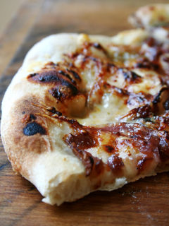 Fig jam, caramelized onion and blue cheese pizza.